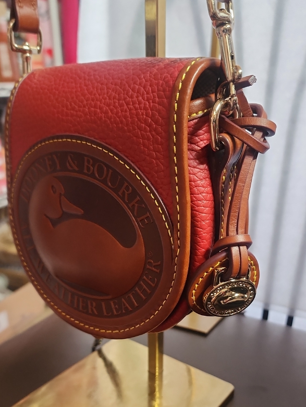 Dooney & Bourke Red Pebbled Leather Crossbody Saddle Bag Like New - Picture 2 of 16